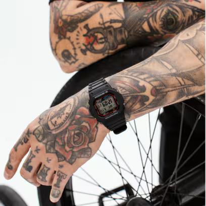 Orologio G-Shock Classic Style GW-M5610U-1ER Solar Waveceptor